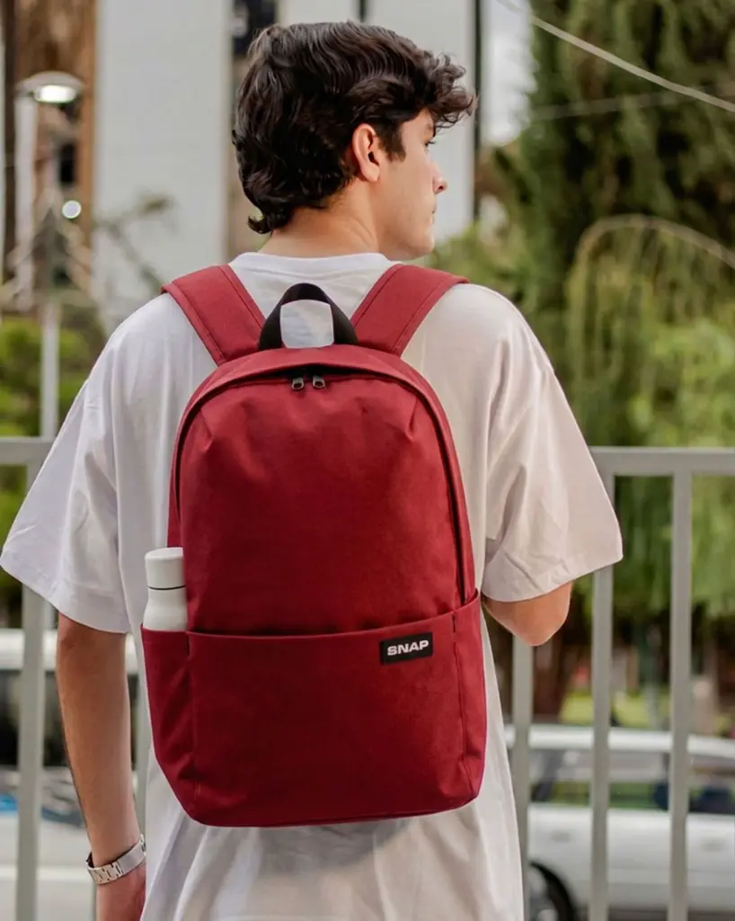 M6-modelo-rojo.webp