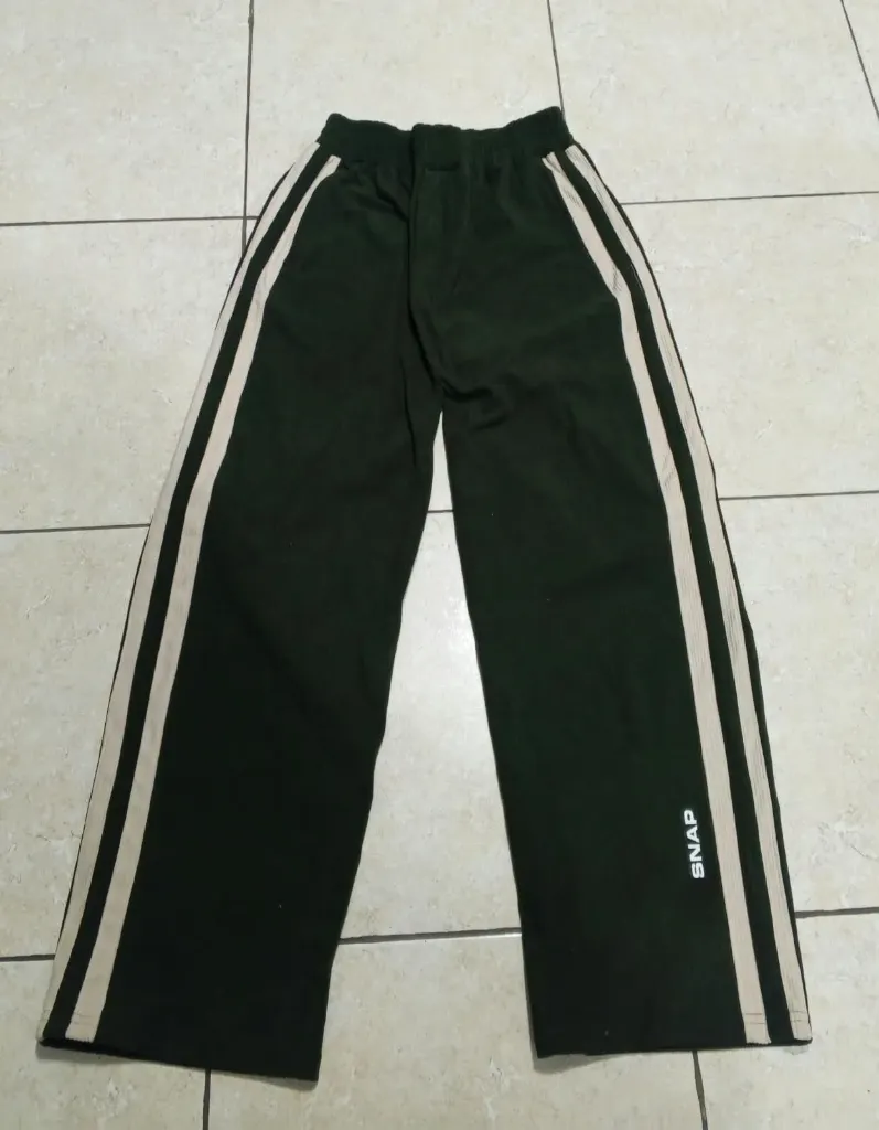jogger corderoy con franjas