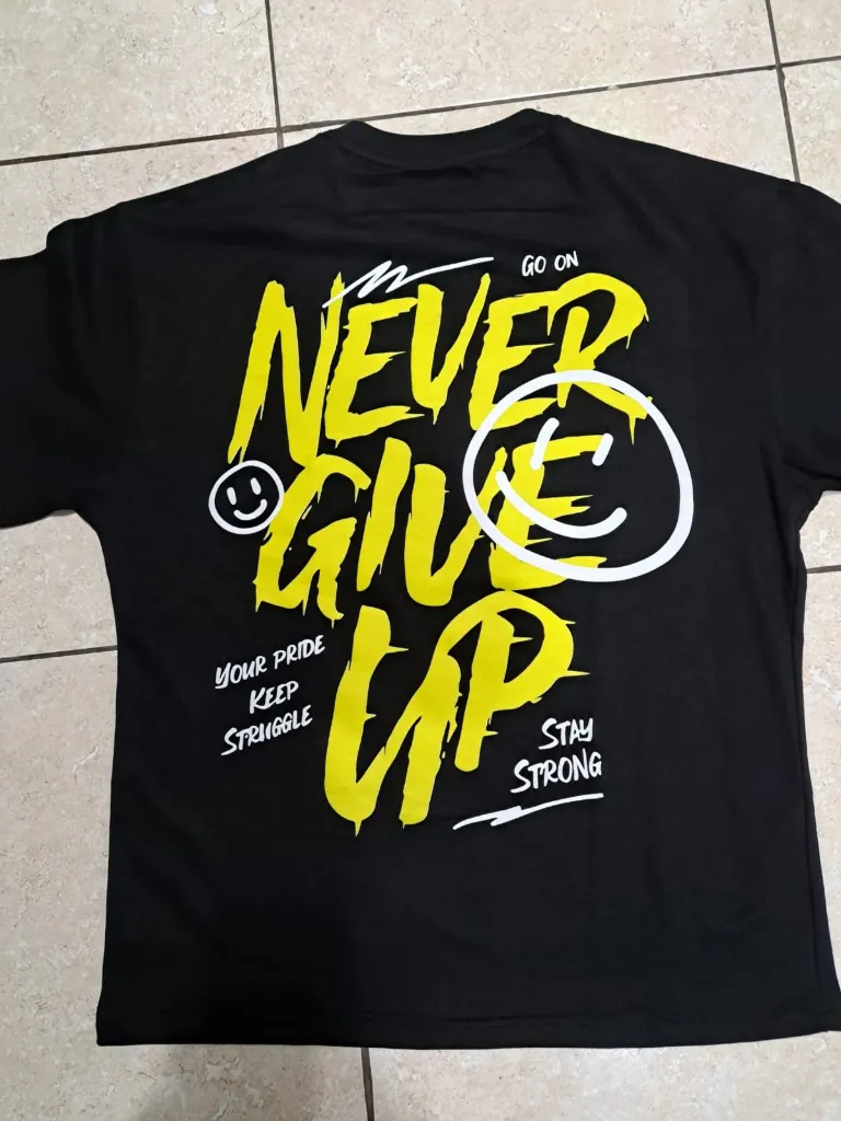 polera never give up